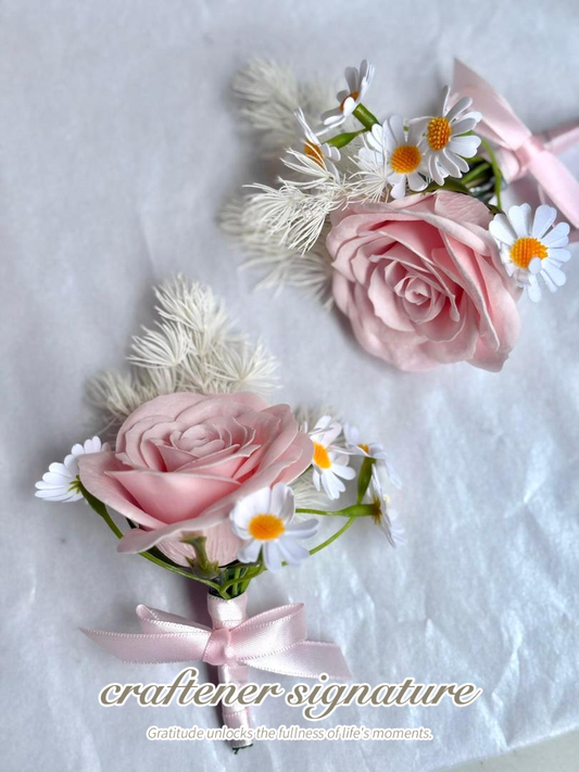 Blush Daisy Rose Boutonnière