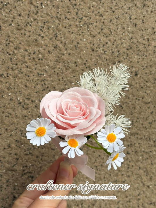 Blush Daisy Rose Boutonnière