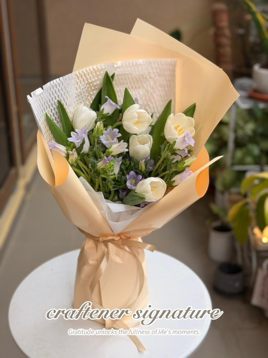 Ivory Garden Petite Bouquet