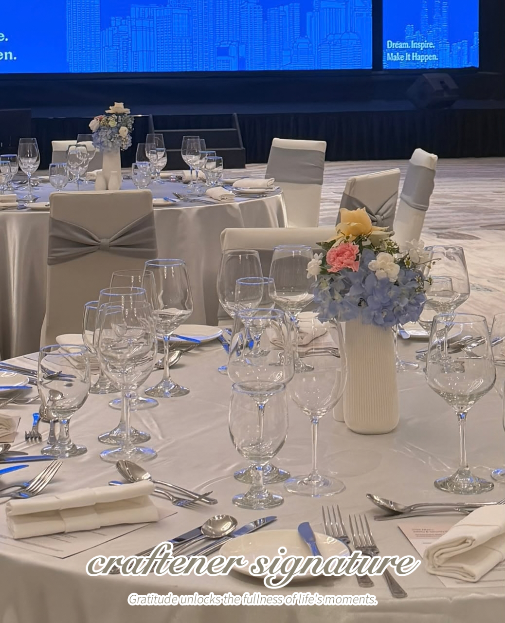 Craftener Signature Floral Table Centrepiece