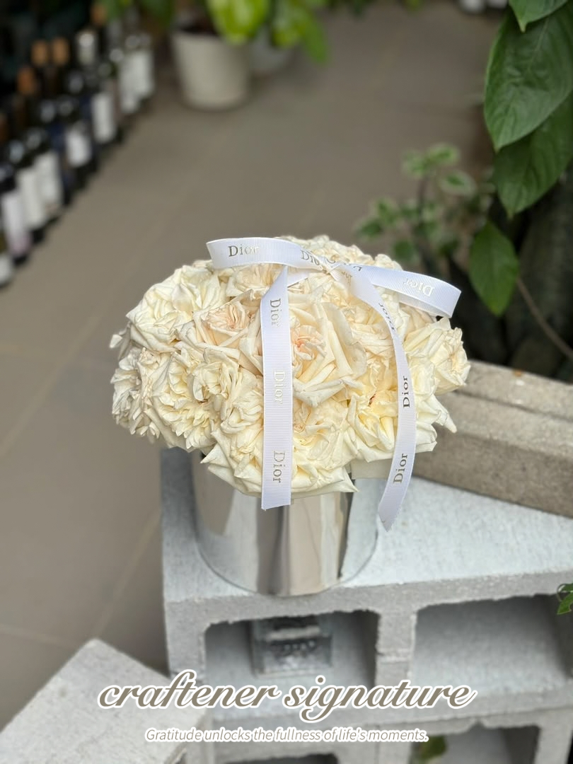 Craftener Signature Creamy White Rose Round Bouquet